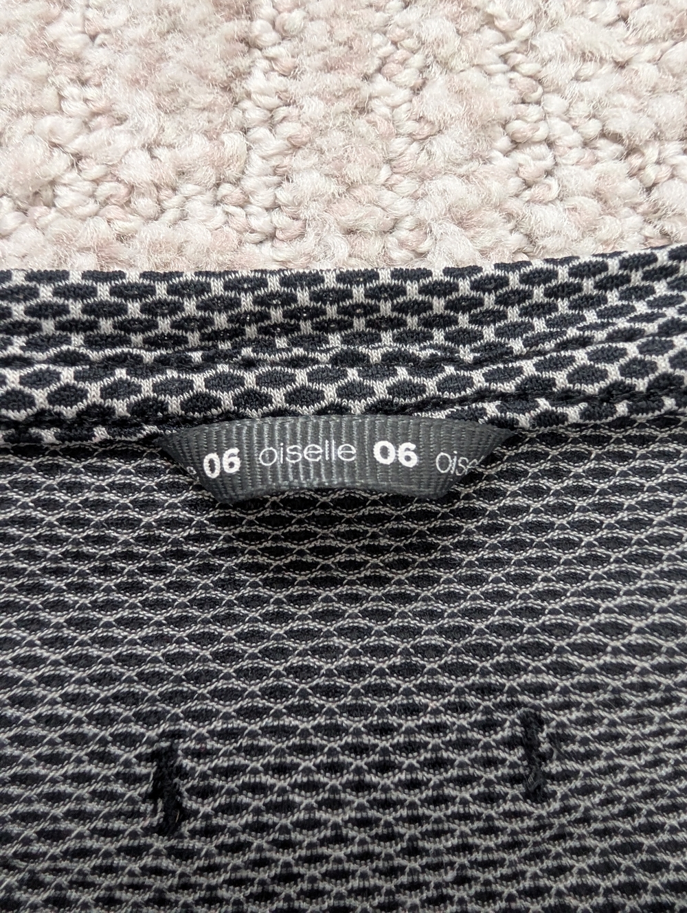 Oiselle Flyout Long Sleeve, Size 6 - Picture 3 of 4